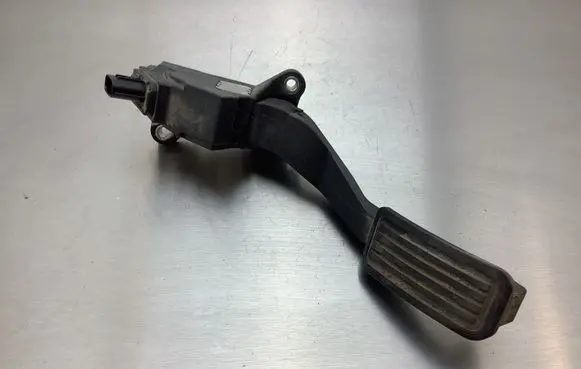 Toyota Yaris Accelerator throttle pedal 781100D010 4897086000