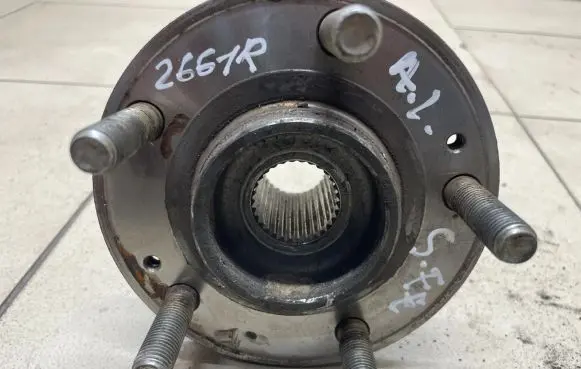 Hyundai Santa Fe Rear wheel bearing hub 