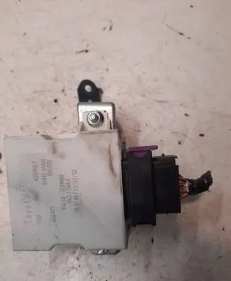 Toyota Avensis T250 Window wiper relay 85940005040