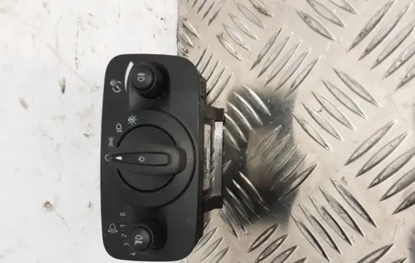 Ford Kuga II Light switch AV6T13A024CC