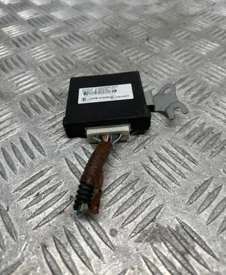 Toyota Corolla Verso E121 Door control unit/module 897800F010 626442000 97RI012022