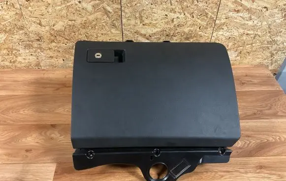 Volkswagen PASSAT B6 Glove box 3C1857101