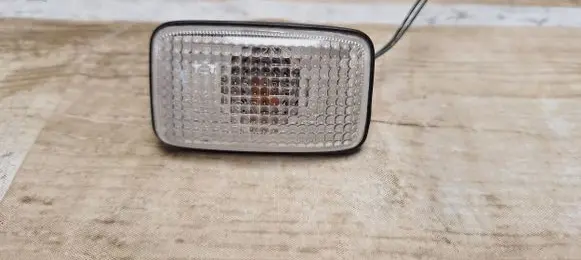 Nissan X-Trail T30 Front fender indicator light WY5W 013192