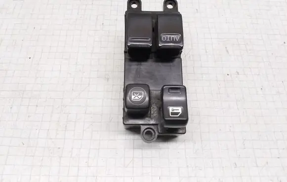 Nissan Almera N16 Electric window control switch