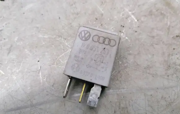 Volkswagen Sharan Other relay 1K0951253 0332011100