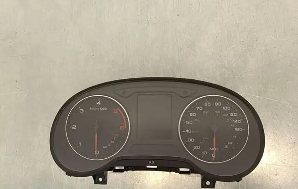 Audi A3 S3 8V Speedometer (instrument cluster) 8V0920960E VDD02407