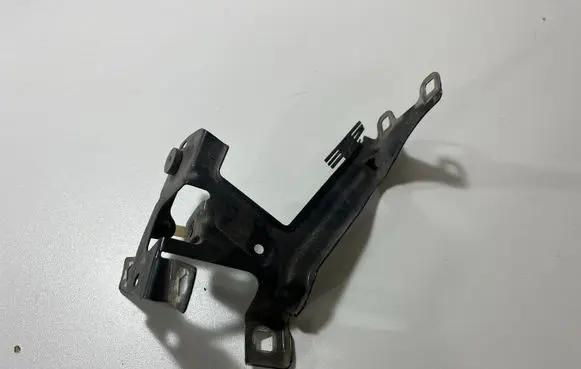 BMW 7 G11 G12 Fender mounting bracket 7347423 7413401