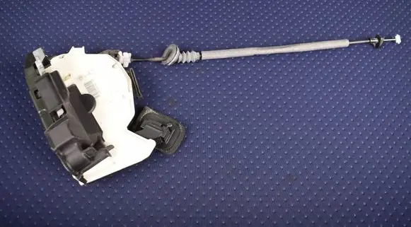 Audi A6 S6 C6 4F Rear door lock 5K4839015Q