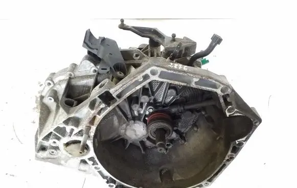 Nissan Qashqai Manual 6 speed gearbox 320104EA0B