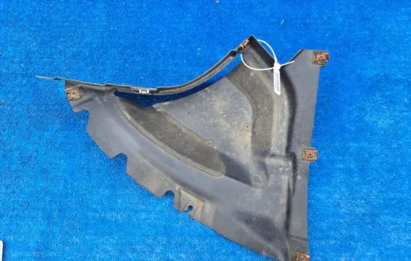 BMW 2 F22 F23 Front wheel arch liner splash guards 8057218