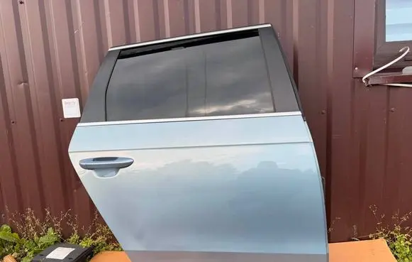 Volkswagen PASSAT B7 Rear door