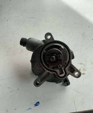 Volvo S80 Vacuum pump 30731825