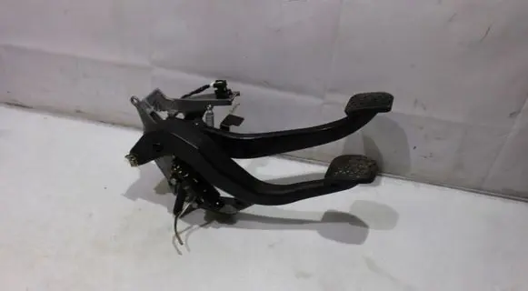 BMW 3 E90 E91 Pedal assembly 42333503