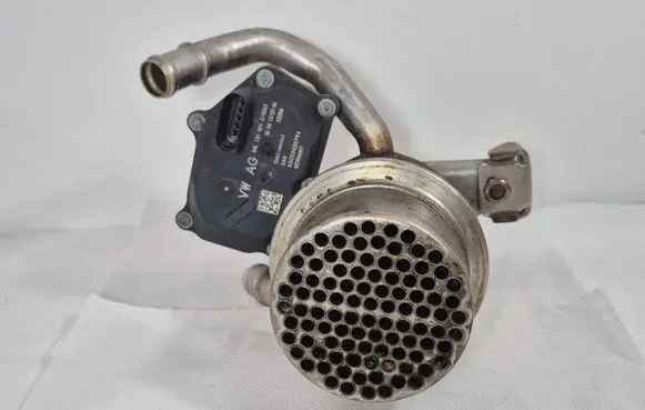 Skoda Octavia Mk3 (5E) EGR valve 04L131501C 04L131512