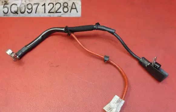 Volkswagen Golf VII Positive cable (battery) 5Q0971228A