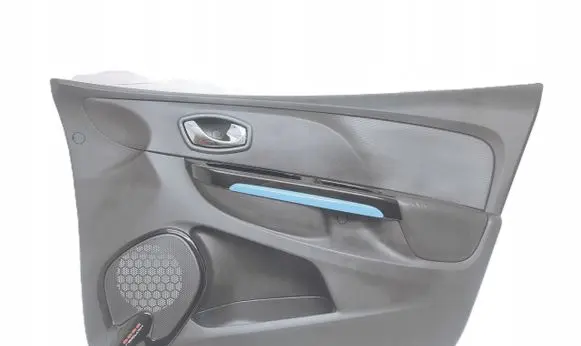Renault Clio IV Front door card panel trim