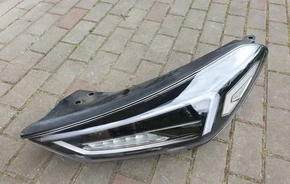 Hyundai Tucson TL Headlight/headlamp 92101D7700
