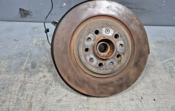 Jeep Cherokee Rear wheel hub spindle/knuckle 