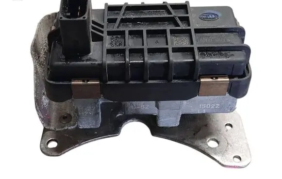 Volkswagen Touareg II Turbo charger electric actuator 6NW009550