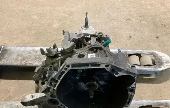 Nissan Juke I F15 Manual 6 speed gearbox 320101KB0A 320106445R S045520