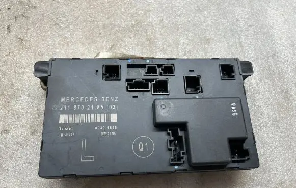 Mercedes-Benz E W211 Door control unit/module 2118702185