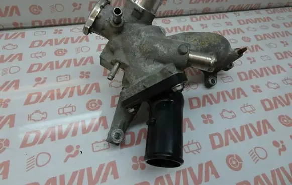 Lexus GS 300 350 430 450H Thermostat/thermostat housing