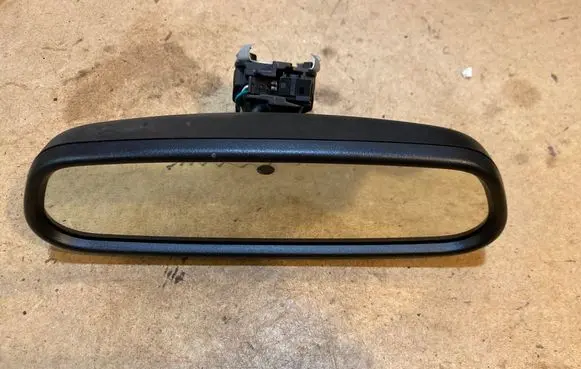Rear view mirror (interior)