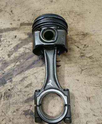 Ford Mondeo MK V Piston with connecting rod 9812818680 DW10F