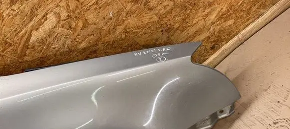 Toyota Avensis T250 Fender