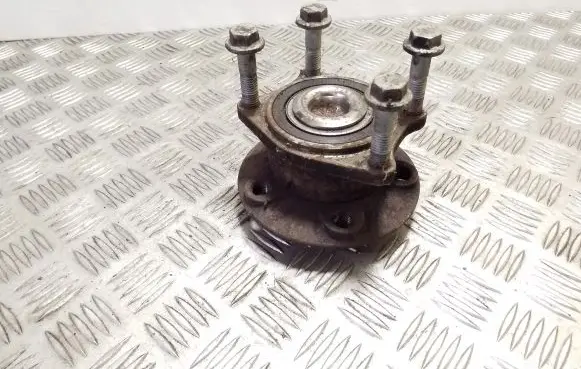 Volvo V70 Rear wheel hub