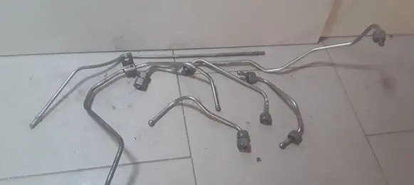 Renault Espace - Grand espace IV Fuel injector supply line/pipe 