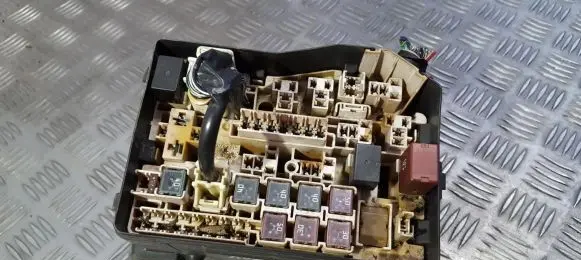 Toyota Avensis Verso Fuse box set