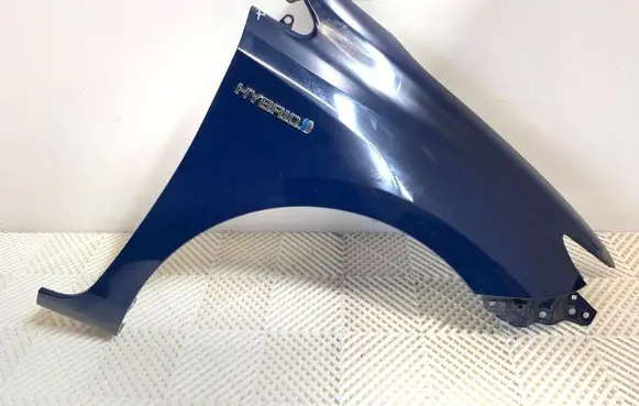Toyota Auris E180 Fender