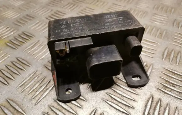 Mercedes-Benz A W168 Glow plug pre-heat relay 0255452832