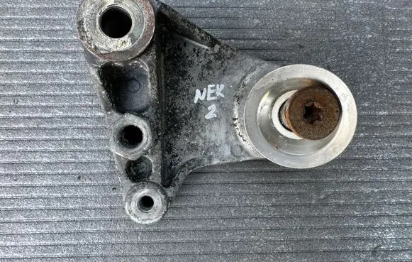Nissan Patrol Y61 Generator/alternator belt tensioner 117502W200