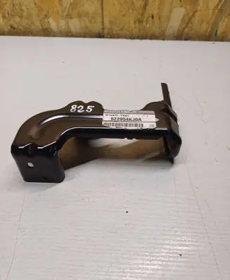 Nissan NP300 Fender mounting bracket 622954KJ0A