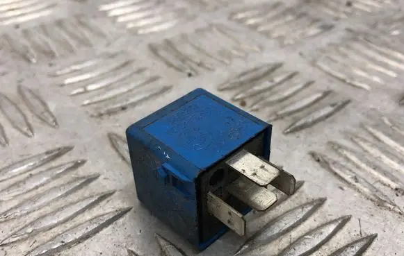 BMW 5 E60 E61 Other relay 6915327 V23134K59X313 6136