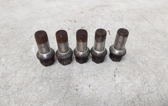 Nuts/bolts