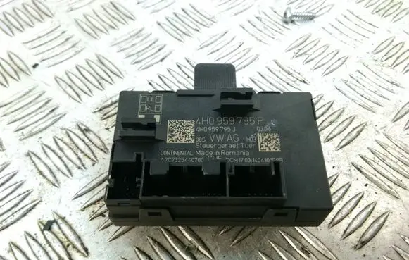Volkswagen Touareg II Door control unit/module 4H0959795P 4H0959795J