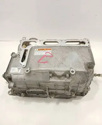Voltage converter inverter