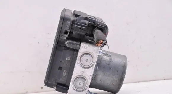 Skoda Fabia Mk3 (NJ) ABS Pump 6C0614517R 6C0907379R