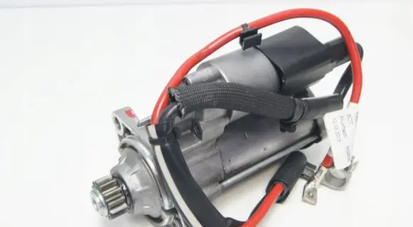 Volkswagen Golf VII Starter motor 02E911024B