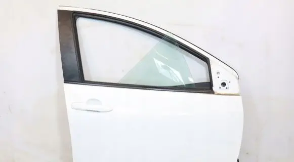 Toyota Yaris XP210 Front door