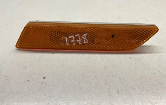 Audi Q3 8U Front reflector 8U0945071