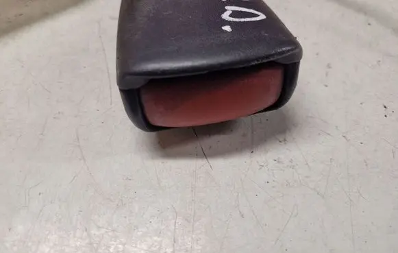Volvo V70 Front seatbelt buckle