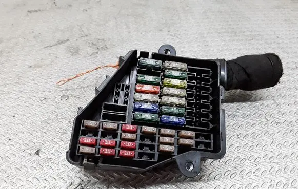 Audi A6 S6 C6 4F Fuse module 8D1941824