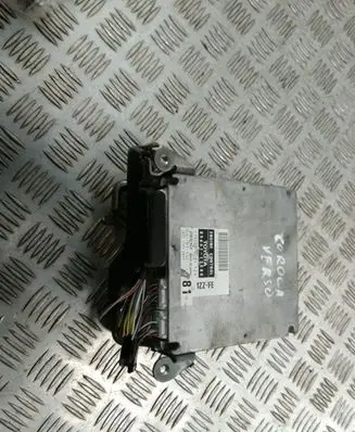 Toyota Corolla Verso E121 Engine control unit/module 8966113080