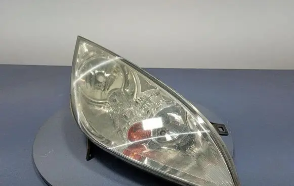Mitsubishi Colt Headlight/headlamp MR957354