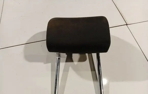 Volkswagen Cross Polo Front seat headrest