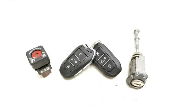 Opel Corsa F Ignition key/card 9840153280 9641391277